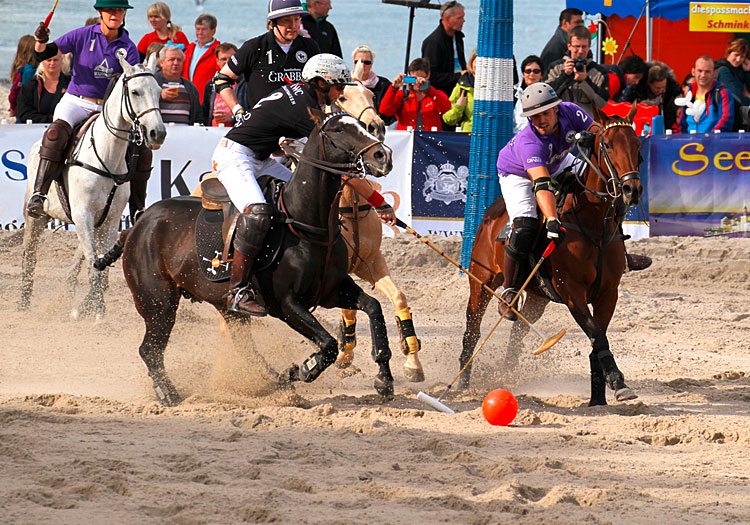 Images tagged "german-beach-polo-championship"
